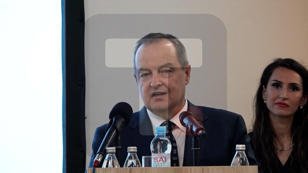 Dačić: Ponosan sam na saradnju koju imamo sa Srpsko-ruskim humanitarnim centrom