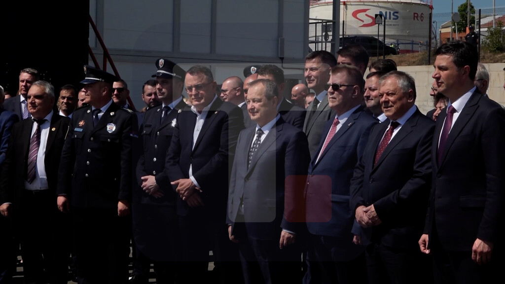 Ivica Dačić u poseti Srpsko-ruskom humanitarnom centru u Nišu