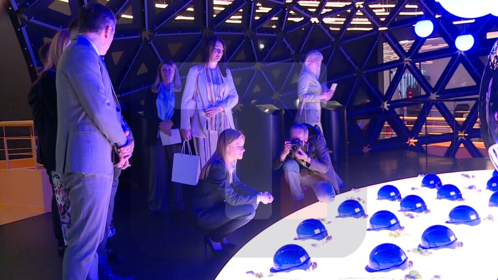 Đurđević Stamenkovski obišla performans „Šlem za život”