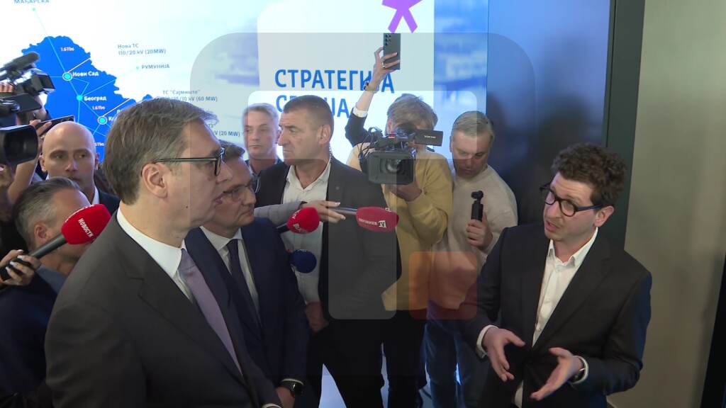 Vučić prisustvuje puštanju u rad novih modula data centra, novog superkompjutera i solarnih panela