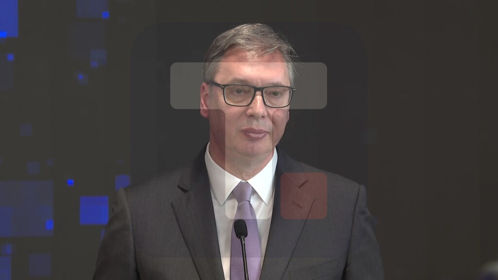 Vučić: Ne postoji agencija koja govori da oppozicija ima prednost na izborima, oni se kreću u krugovima svoje pokvarenosti
