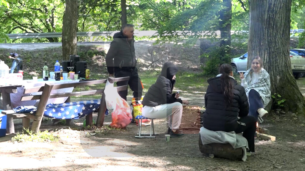 Gužva na Fruškoj Gori zbog obeležavanja Prvog maja