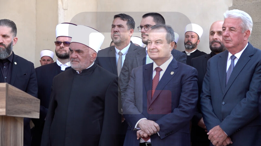 U NovomPazaru otvorena obnovljena Altun-alem džamija