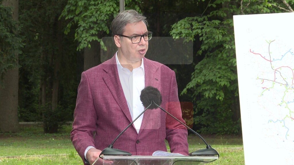 Vučić: Prva faza Vožda Karađorđe je 83 km, nastavićemo da spajamo ljude u Srbiji, ugovor je vredan 1,3 milijarde evra