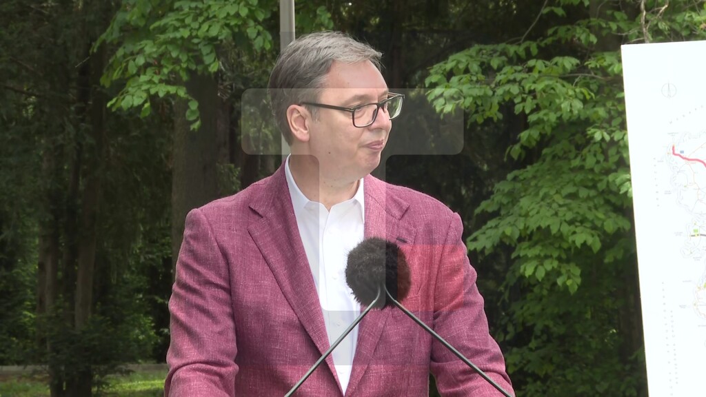 Vučić: Narod će izabrati, kad pobede oni stručnjaci što ni školu nisu završili i koji kandiduju najgore u Srbiji biću tu za Srbiju