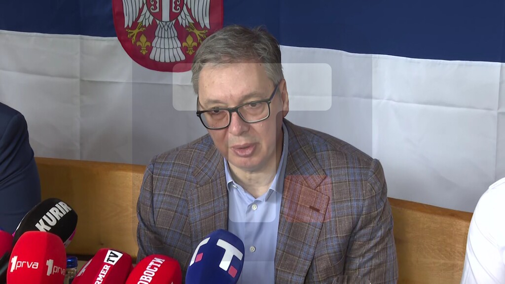 Vučić: U narednih par dana počinjemo sa radom na 12km puteva u ovom kraju, mašine ubrzo na terenu