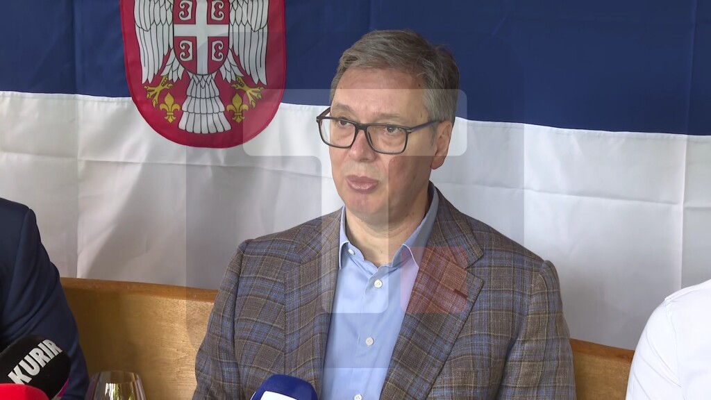 Vučić: Ne mogu da budem u okolini ljudi koji lažu i izmišljaju stvari o meni i mojoj porodici, neću se grliti i ljubiti sa njima dok sam živ