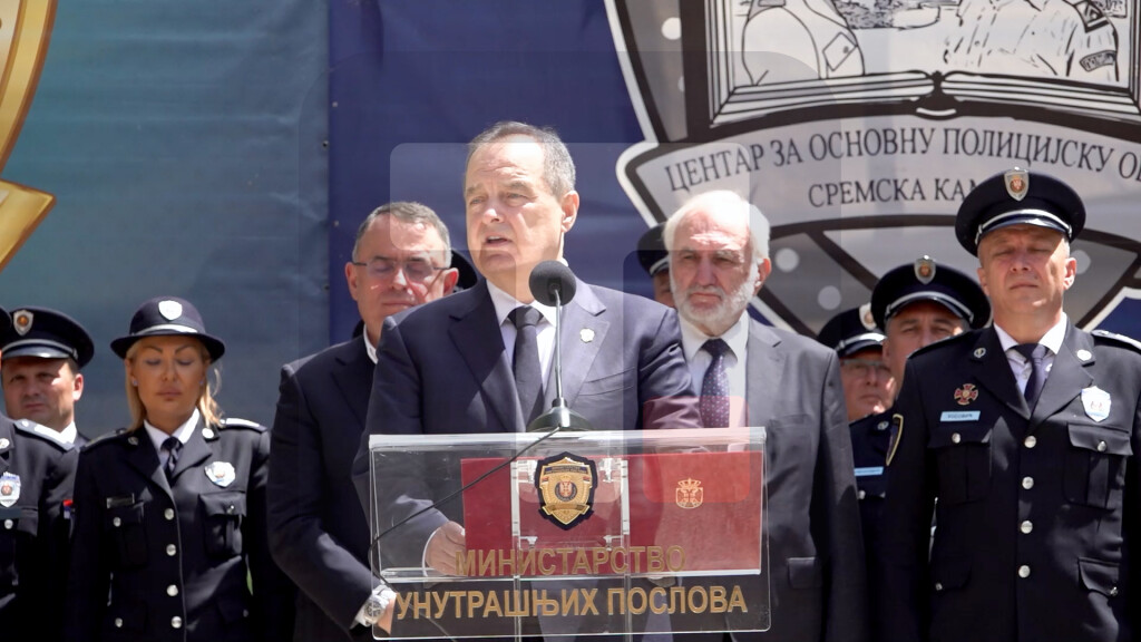 Dačić: Policijska uniforma donosi čast, ali i odgovornost