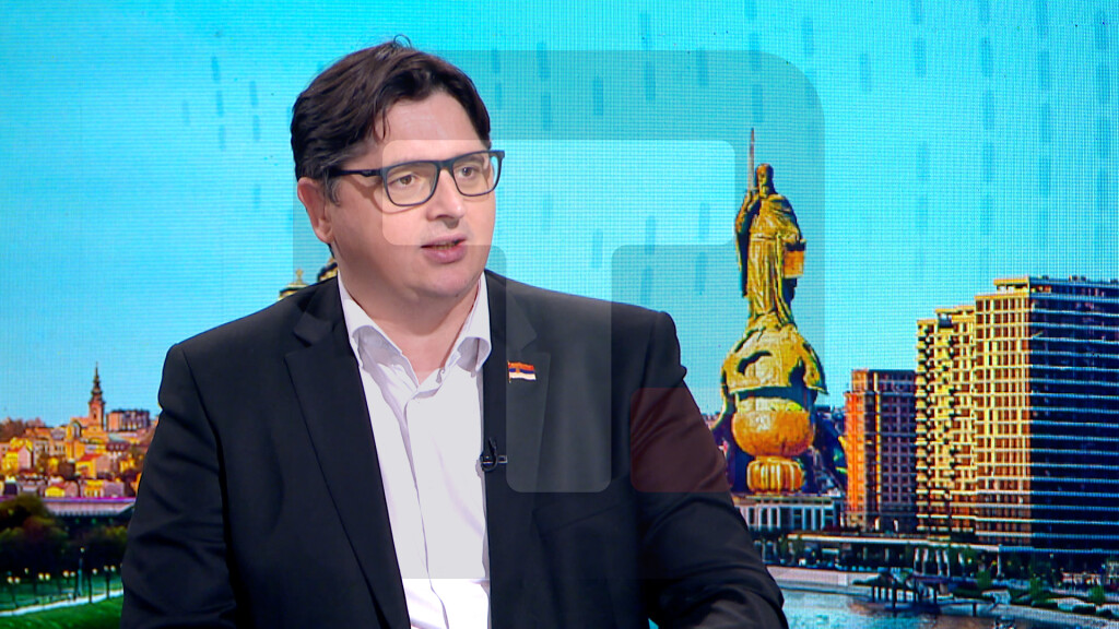 Mrdić: Policija treba da rastera ljude na neprijavljenom skupu