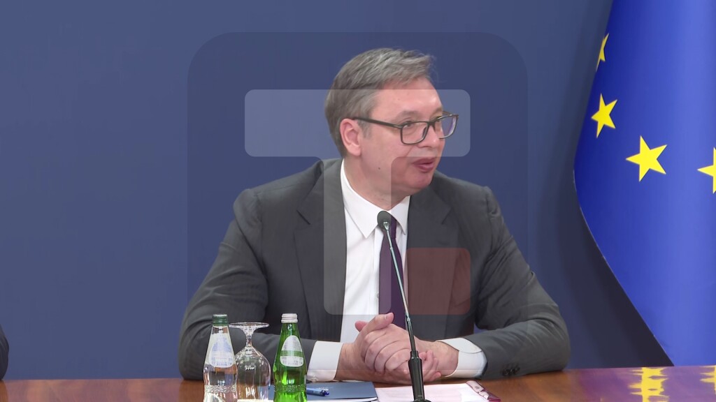 Vučić: Srbija ima skoro duplo manji javni dug od Crne Gore, niko ne može nas da pravi budalama
