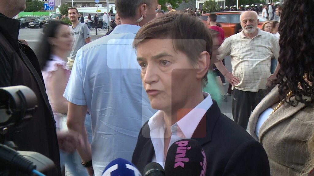 Brnabić: Blokaderi prete i fizički napadaju medije koji ih ne podržavaju