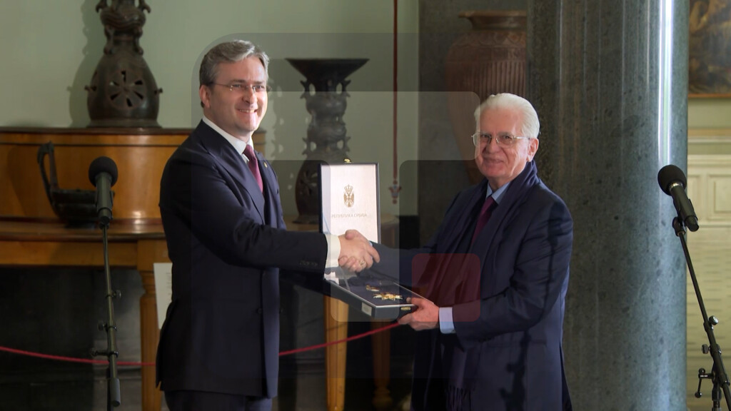 Selaković u Sankt Peterburgu uručio Orden srpske zastave I reda direktoru "Ermitaža"