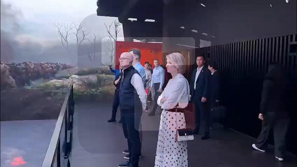 Delegacija SNS posetila Muzej Komunističke partije Kine u Pekingu