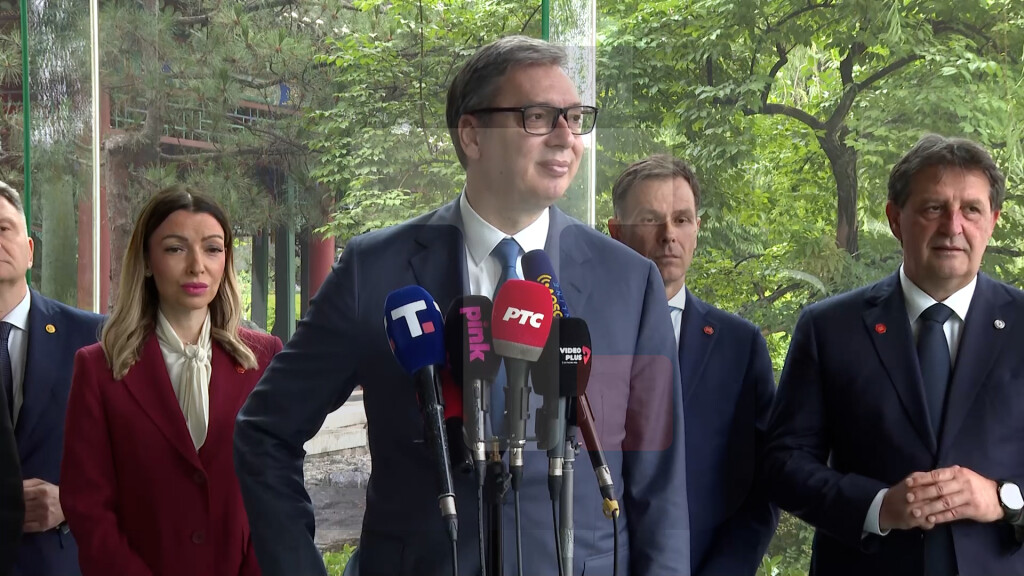 Vučić: Mene interesuje kome mogu da prodaju svoje laži, nije realno da se skupi 300 hiljada ljudi na Slaviji