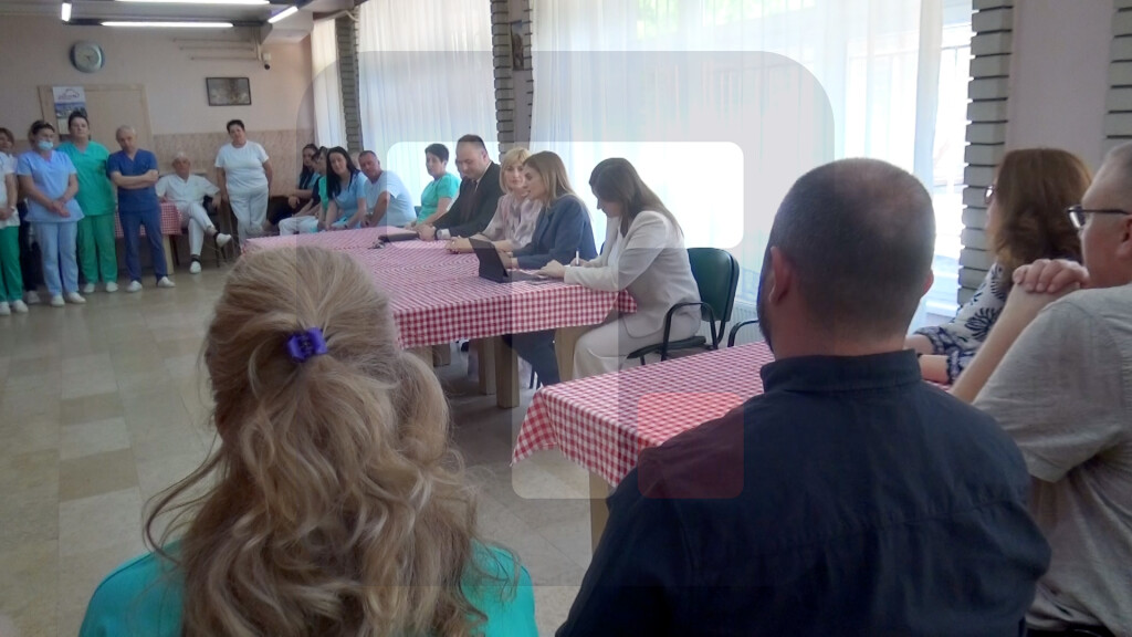 Milica Đurđević Stamenkovski u obilasku Gerontrološkog centra u Leskovcu