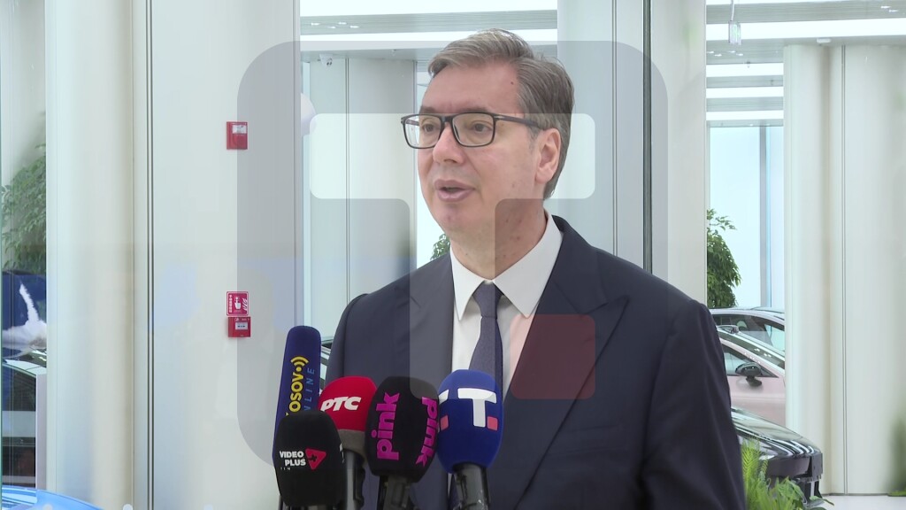 Vučić: Xiaomi fabrika sa 2000 radnika za dva dana izbaci 1500 vozila, nadam se da ćemo jedan deo kineskih kompanija moći da pridobijemo