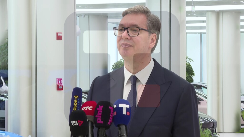 Vučić: Pokušaji hrvatskih medija da uvrede Anu Brnabić su mizerni