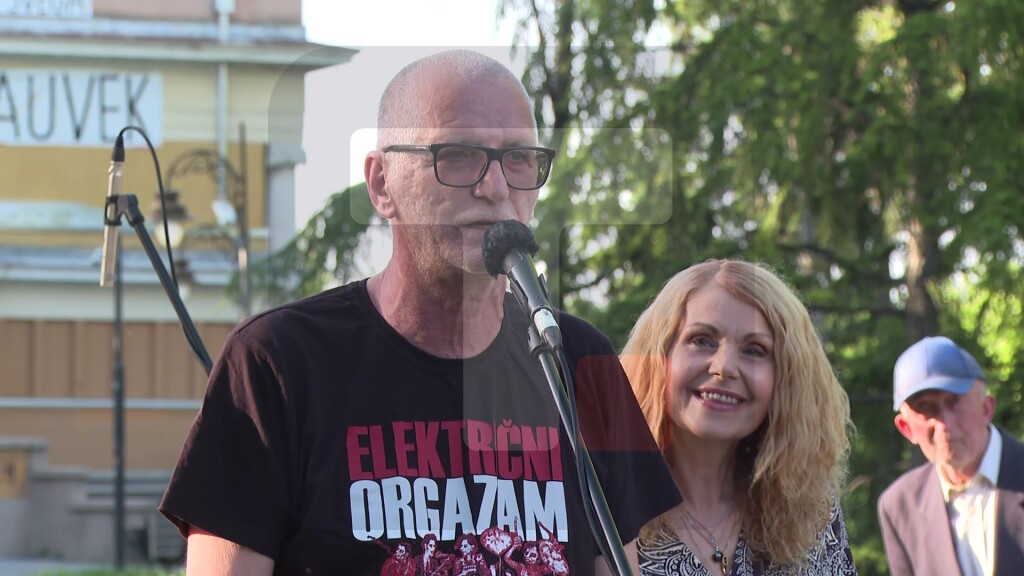 Gojković: izložba zasnovana na fotografijama nastalim od albuma "Distorzija" (1986) do nedavnog "U magli sjaj" (2026)