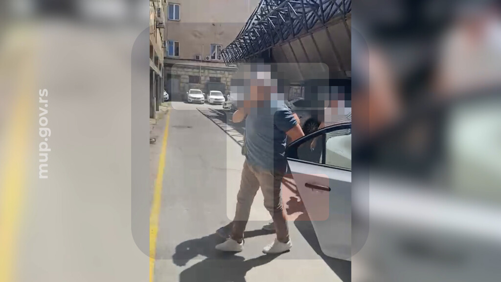 Uhapšen osumnjičeni da je nakon protesta policiju gađao kamenicama