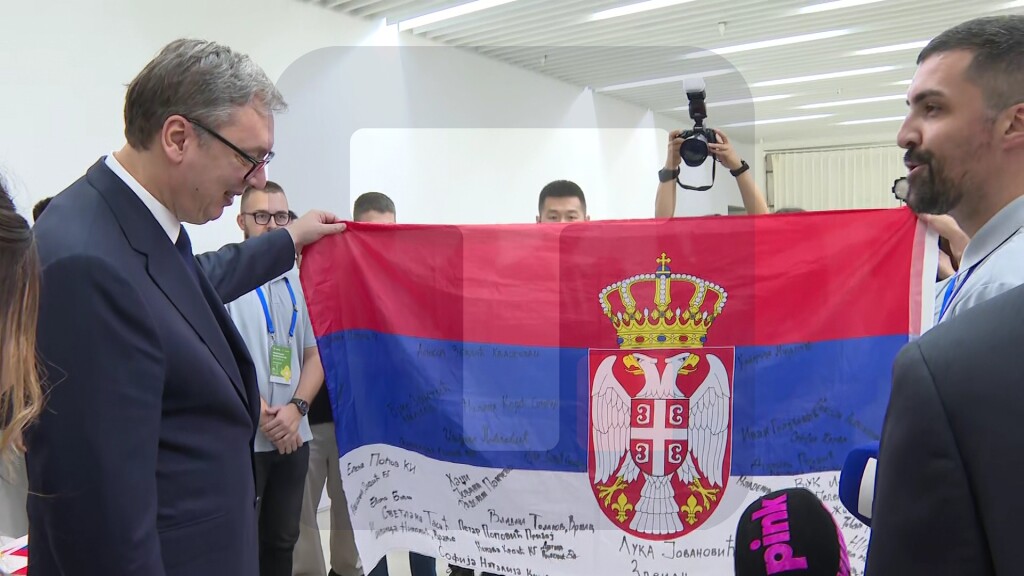 Vučić: Ponosan sam na to što će ovi mladi biti budućnost, nada i uzdanica Srbije