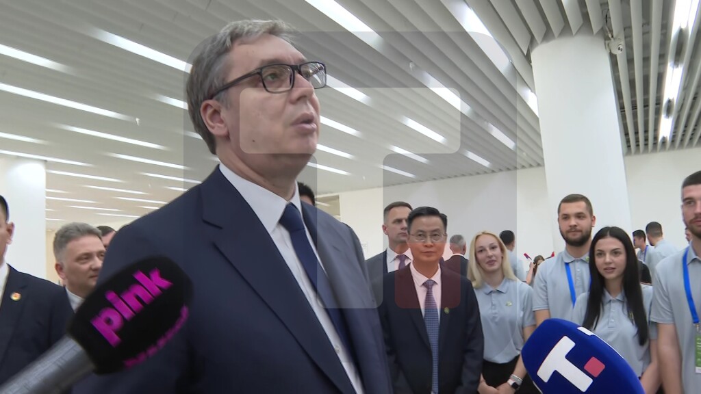 Vučić: Trenutno 33 mladih na obuci u kompaniji Mint, po programu sa kompanijom biće njih 500