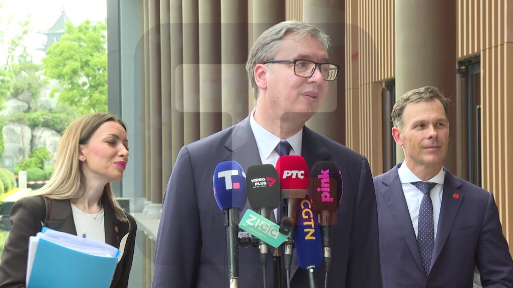 Vučić: Roboti koje smo danas videli kako igraju kolo "Moravac" će biti i na EXPO 2027 u Beogradu
