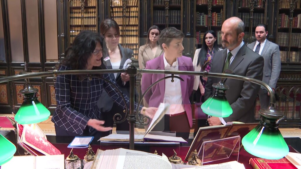 Brnabić posetila senatsku biblioteku