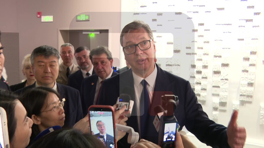 Vučić: Ne možemo predvideti budućnost bez lekcija prošlosti