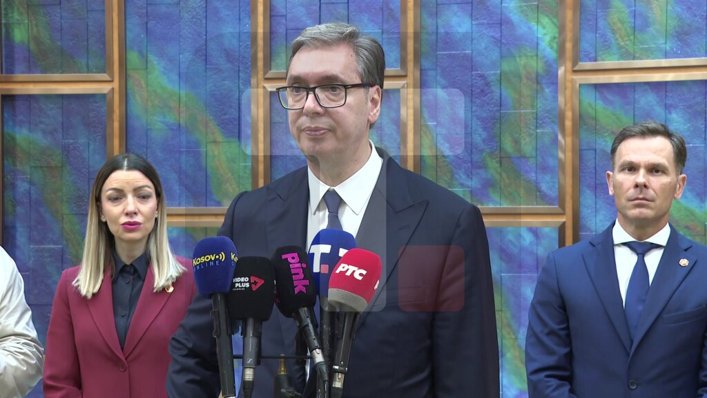 Vučić: Vojska Srbije će još brže rasti, prioritet modernizacija armije