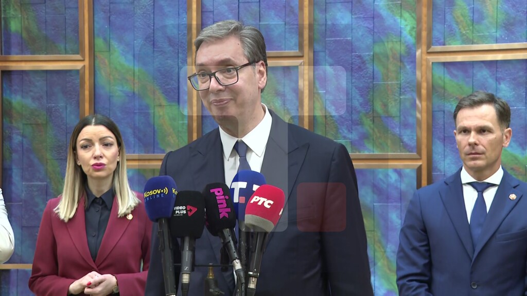 Vučić: Već godinu i po dana mi prete, čekam da urade nešto, ja ću ih i dalje zvati na dijalog