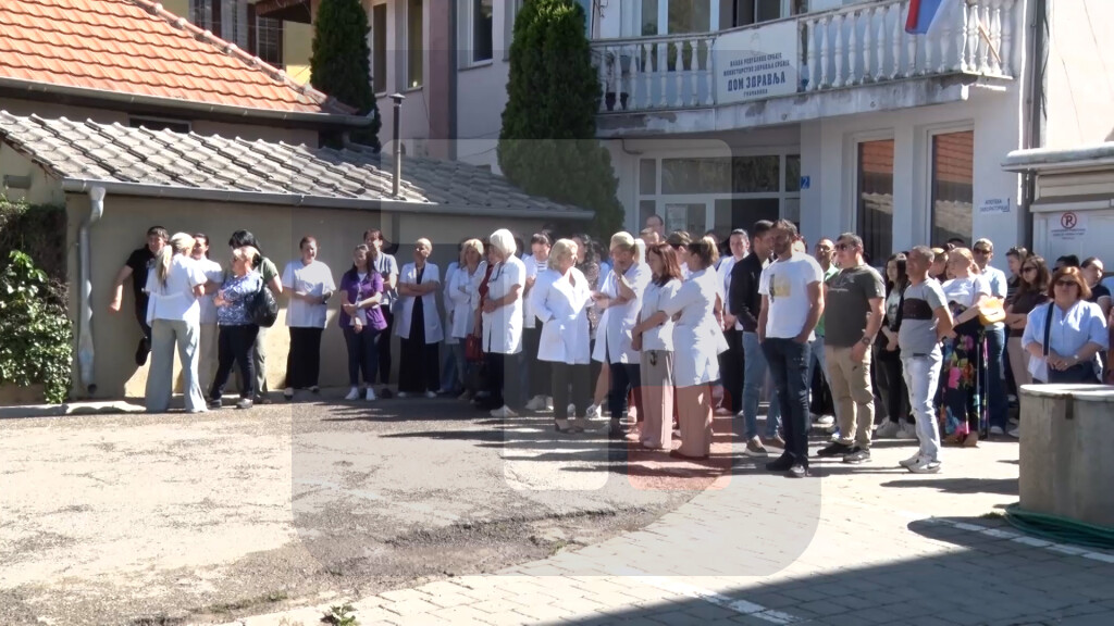 Protest zaposlenih Doma zdravlja u Gračanici