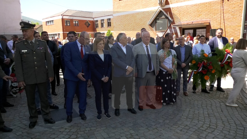 Obeležavanje slave Svetih surduličkih mučenika u crkvi i polaganje venaca