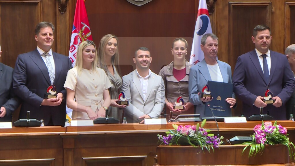 Majska nagrada Angelini Topić, za životno delo Ljubomiru Ljubojeviću i Zoranu Slavniću