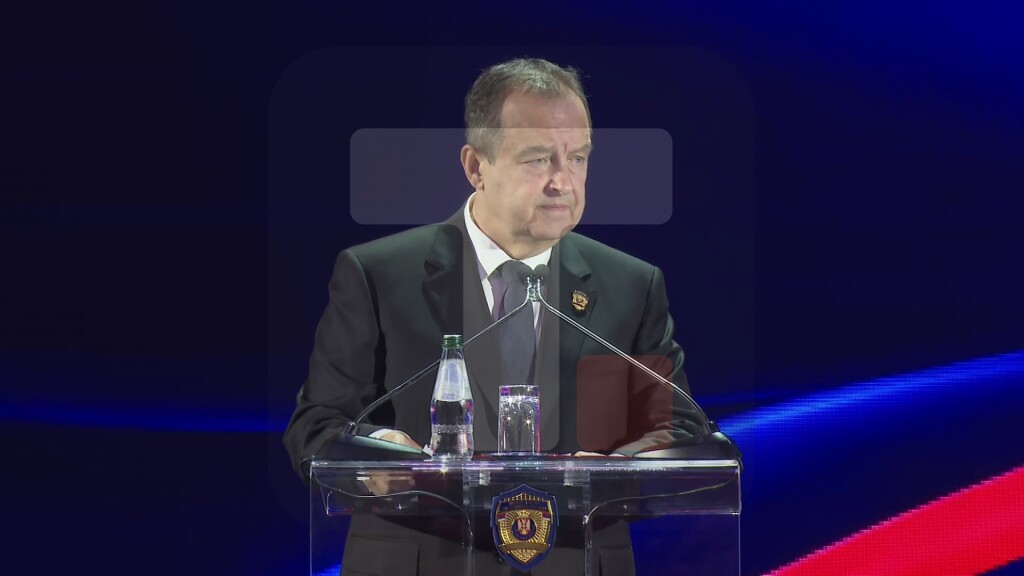 Dačić: Danas sa ponosom slavimo hrabrost, požrtvovanost i nepokolebljivost svih propadnika MUP-a