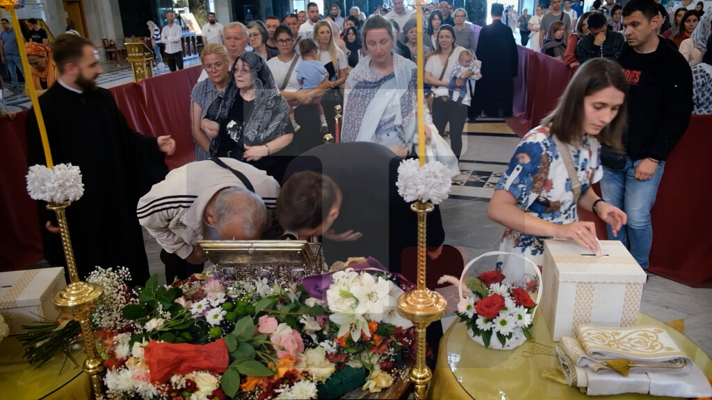 SPC: Pojasu Presvete Bogorodice poklonilo se više od pola miliona vernika