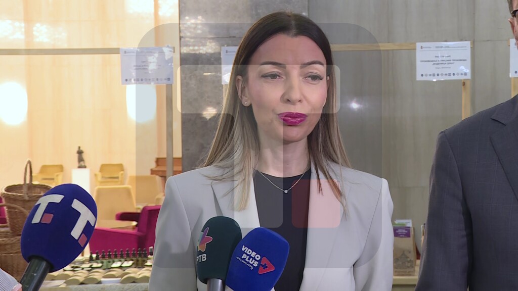 Mesarović: Ljudi koji se bave starim zanatima čuvaju nešto što nema cenu