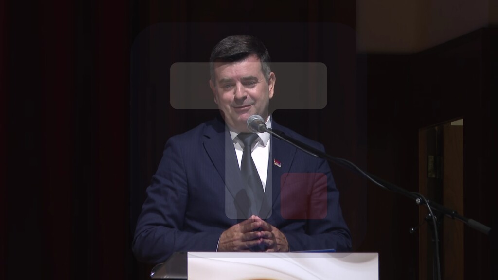 Đerlek: Nastavićemo sa nabavkom opreme kako bi vam omogućili što bolje uslove da ranije dijagnostikujete bolesti