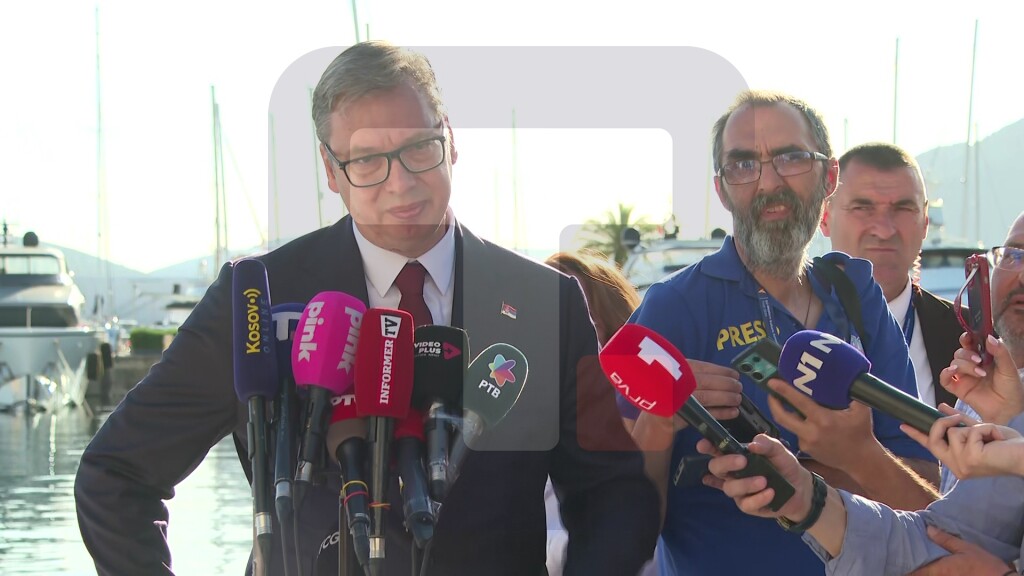 Vučić: U nemirima 15. marta učestvovalo je više od 2000 crnogorskih državljana