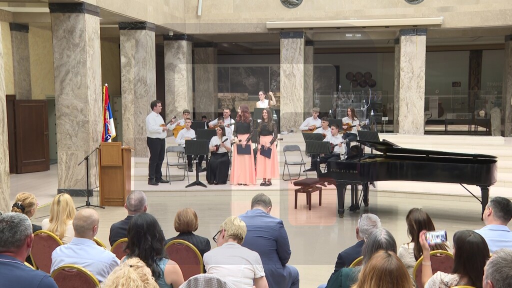 Učenici 10 muzičkih škola održali koncert Zvuci Srbije u Narodnom muzeju
