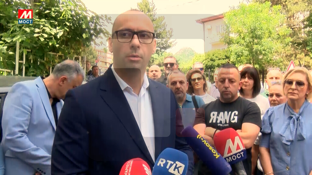 Simić: Nažalost, neko je naredio da gradonačelnik ne može da sprovede sopstvenu odluku
