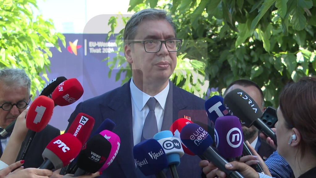 Vučić: Zahvaljujem se na gostoprimstvu svim građanima Crne Gore koji su mi poželeli dobrodošlicu