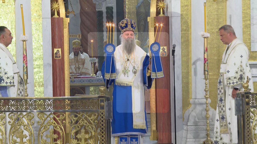 Porfirije u Hramu služi liturgiju, ispraćaj Časnog pojasa posle molebana u 14 časova