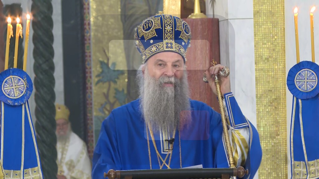 Porfirije: Velika zahvalnost manastiru Vatoped zbog donošenja svetinje