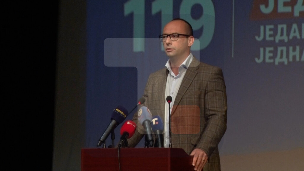 Simić: Srbi ne prodaju veru za večeru, Srbi se ne prodaju za motokultivator! Nikada