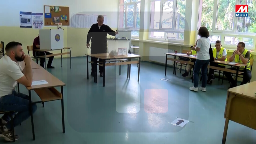 Otvorena biračka mesta u Zvečanu