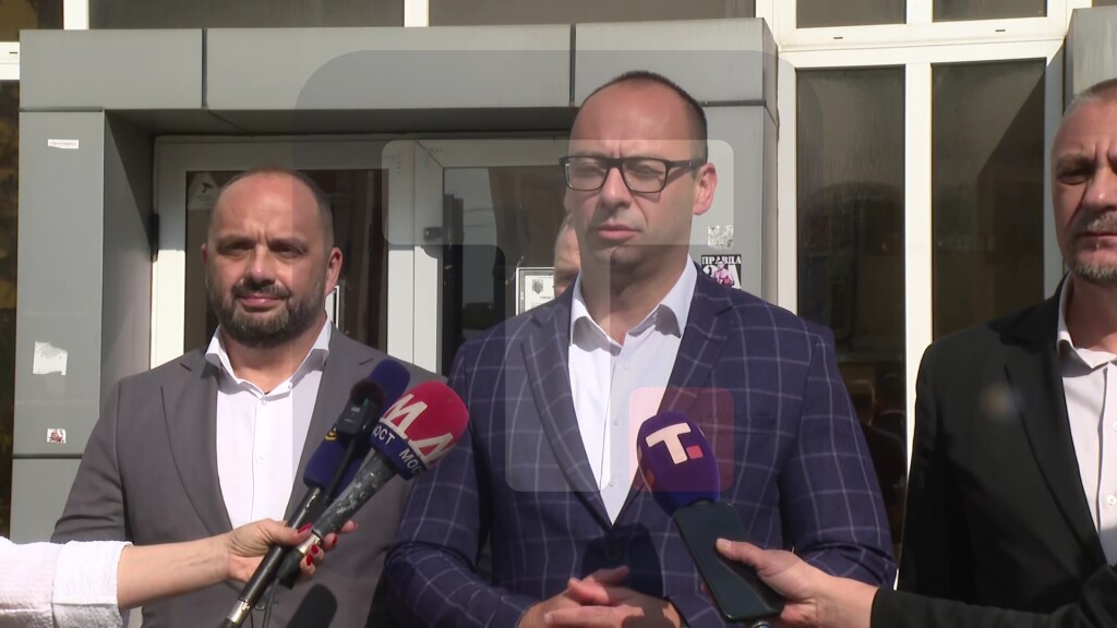 Simić: Veliki broj građana na biračkim mestima je veoma važan jer se danas odlučuje o budućnosti