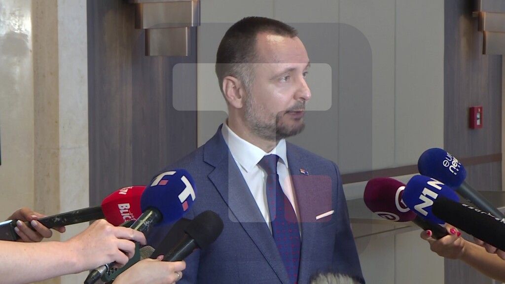 Apostolović: U procesu i donošenju zakona moraju svi da učestvuju