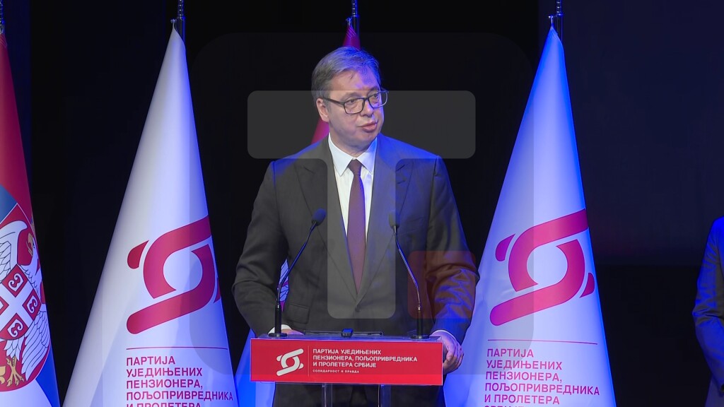 Vučić: Ne postoji veća čast za mene nego kada se obraćam ljudima koji su uvek bili uz svoju državu