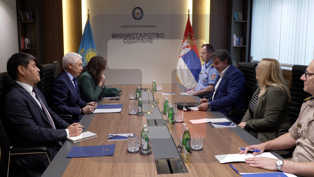 Gašić sa ambasadorom Kazahstana Atamkulovim razgovarao o saradnji u oblasti odbrane