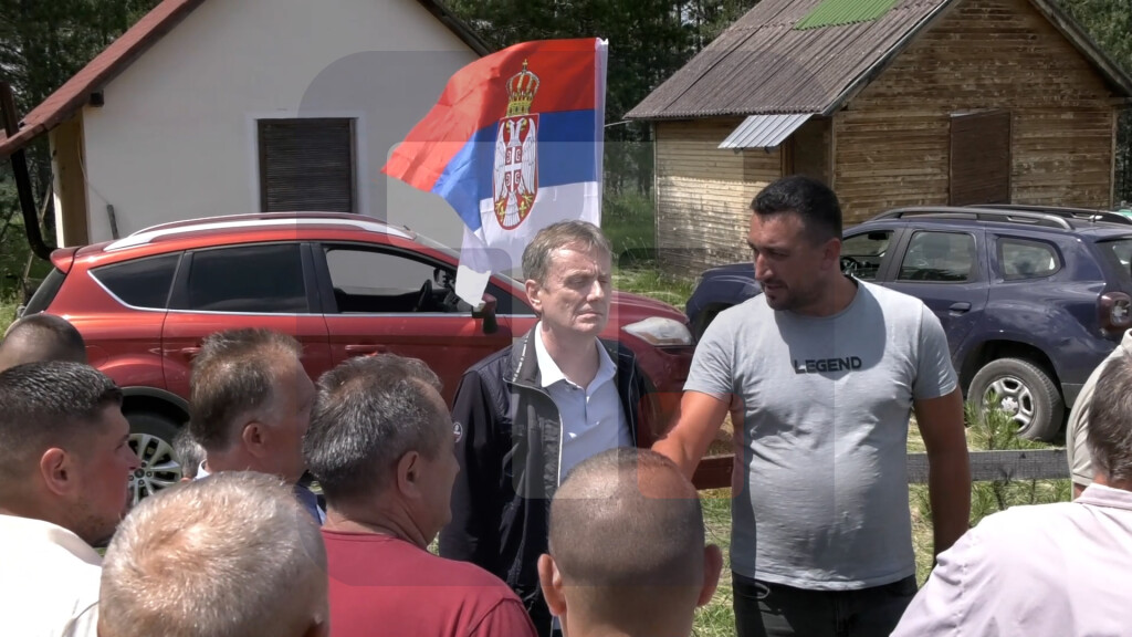 Glišić u poseti selu Ružić kod Bajine Bašte